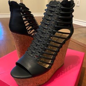 Giselda strappy platform wedges